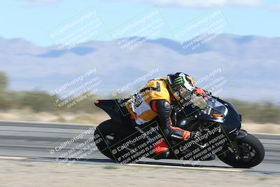 media/Nov-16-2025-Race Pace (Sun) [[8c5fa54630]]/Non Verified Riders (1st 20 Minutes)/3-Turn 3 Inside (11am)/